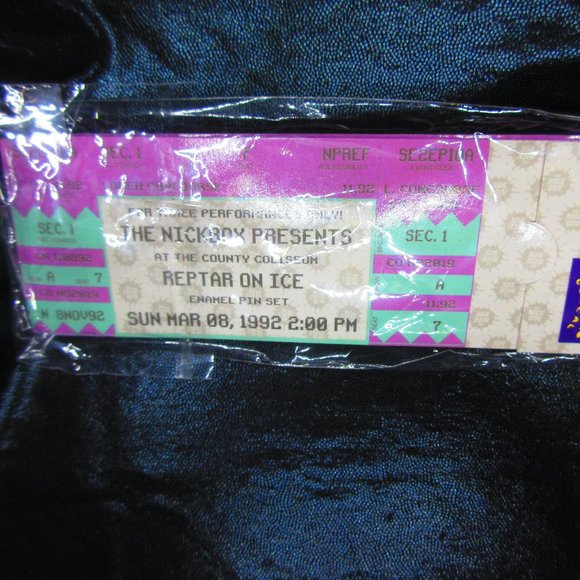 Reptar On Ice Pins Nick Box Exclusive Nickelodeon - Picture 1 of 6